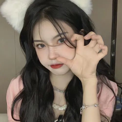 渣男劈腿,闪婚服务员是大佬